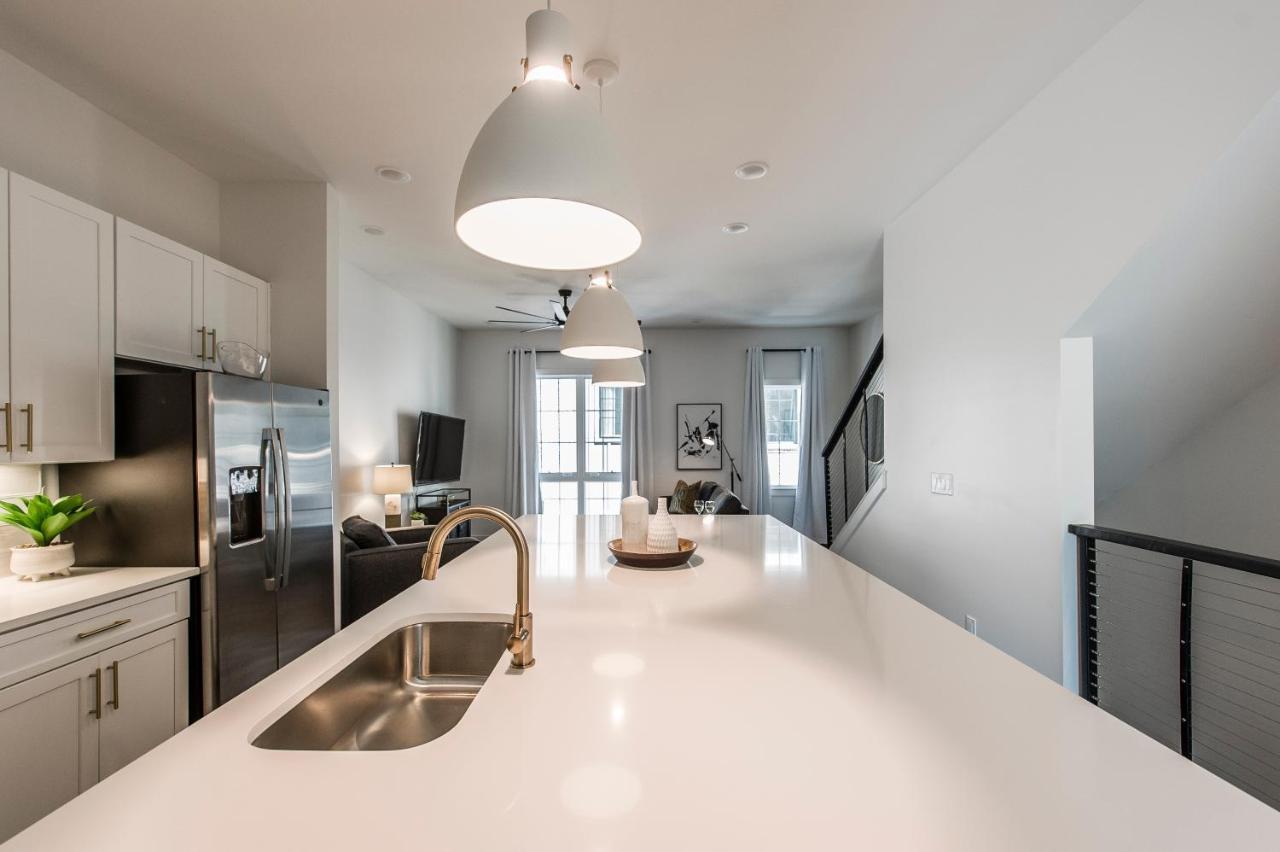 Brand New 4 Bedroom 4Bath Townhome With Amazing Rooftop! Nashville Exterior photo